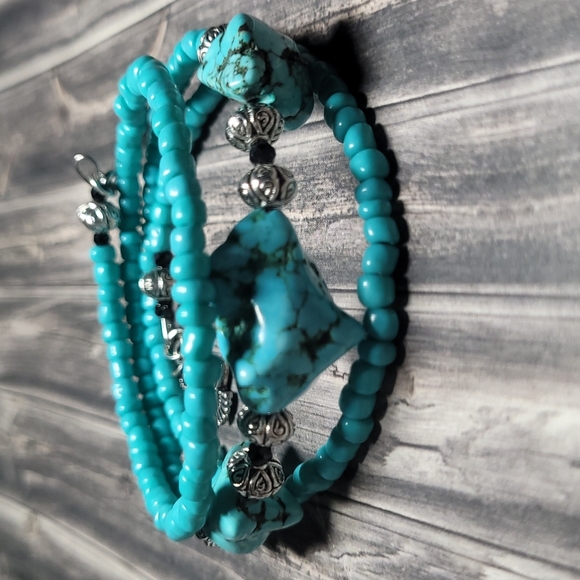 Handmade Tourquoise Howlite Wrap Bracelet - Picture 1 of 2
